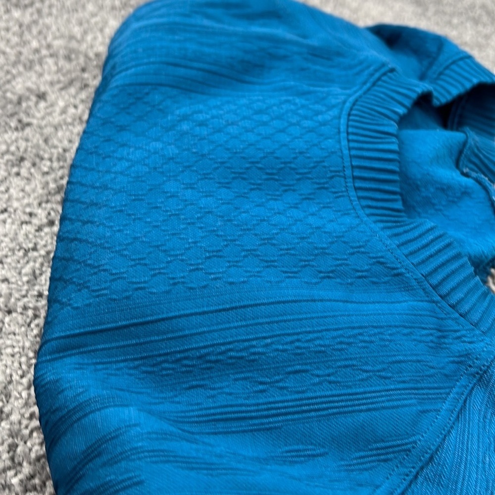 Lululemon carbon blue Rest less pullover size 8